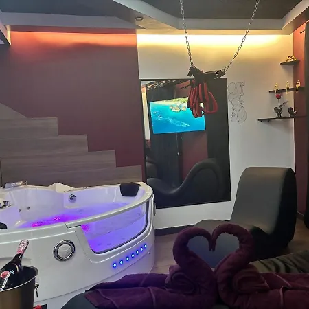 Redroom *