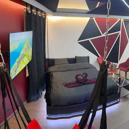 Redroom Apartment *